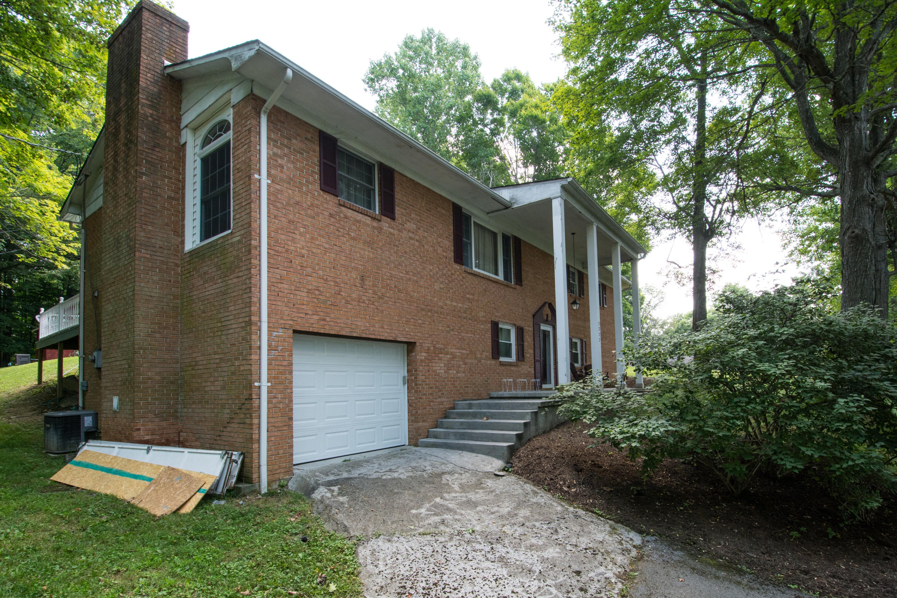 3277 Davis Stuart Road Lewisburg, WV 24901 - Photo 5 of 53 Gallery Image 5