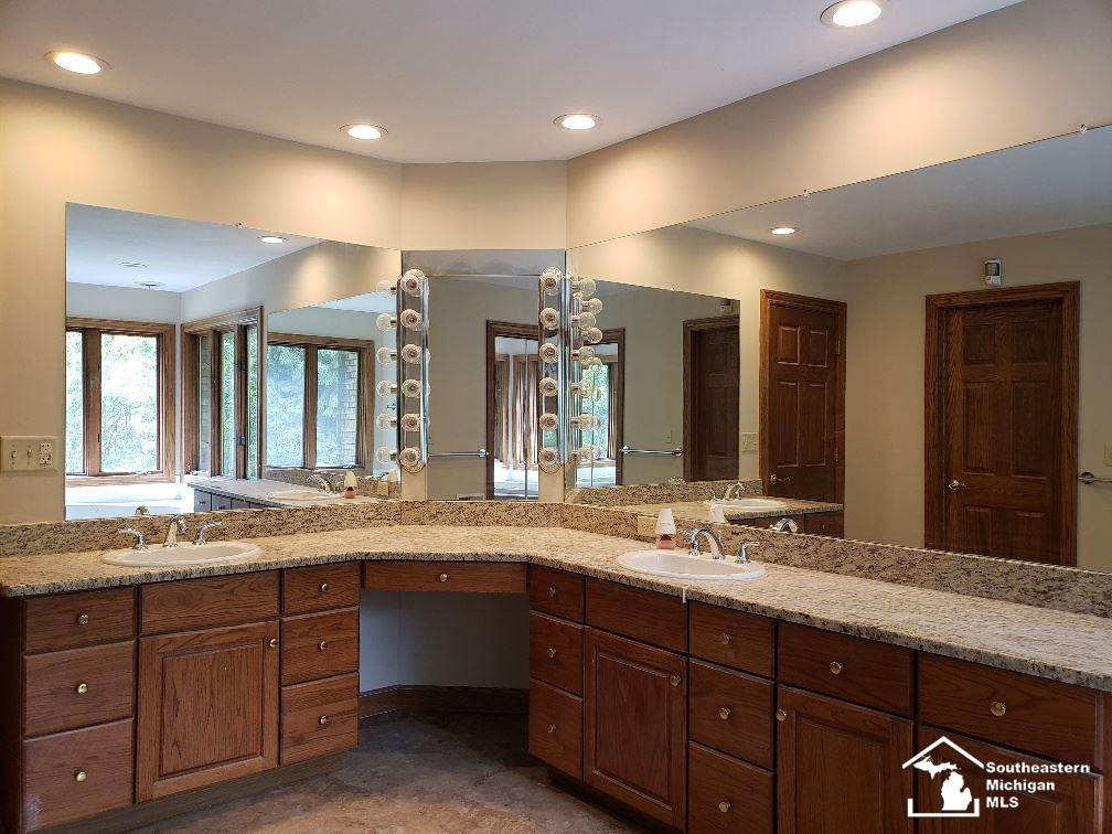 621 East Hurd Road Monroe, MI 48162 - Photo 21 of 28 31394503-20.JPG