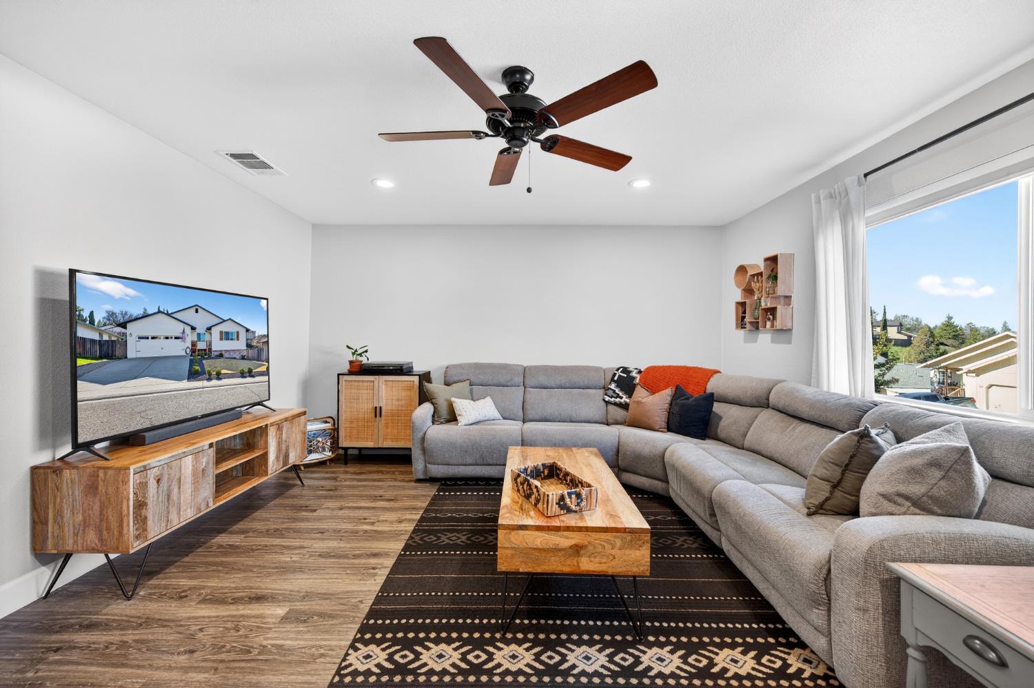 2320 Pintail Lane Placerville, CA 95667 - Photo 5 of 44