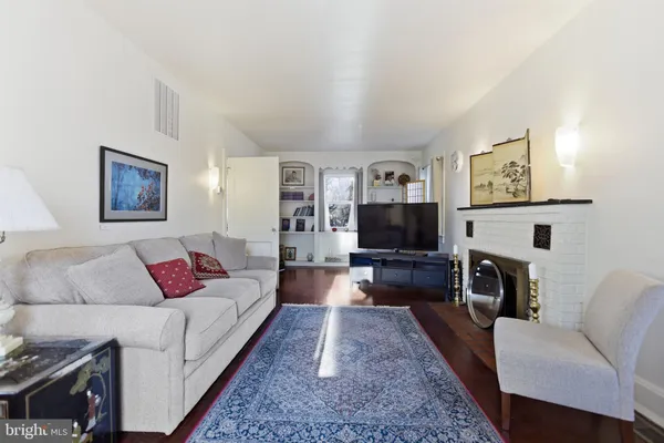 $2,995 | 4300 Howard Road, Beltsville, MD 20705