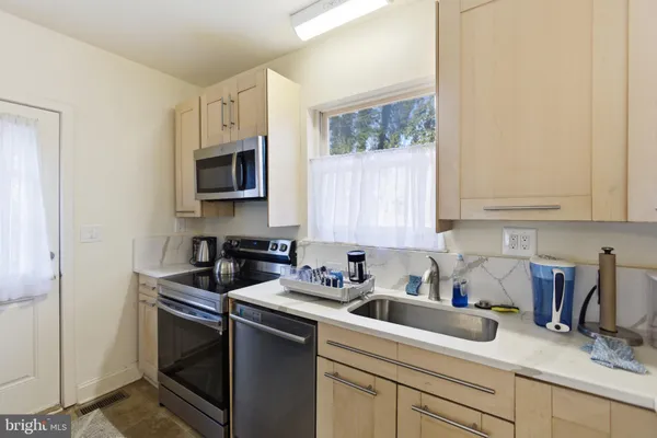 $2,995 | 4300 Howard Road, Beltsville, MD 20705