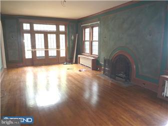 1510 Hill Road Reading, PA 19602 - Photo 4 of 12 Living Room