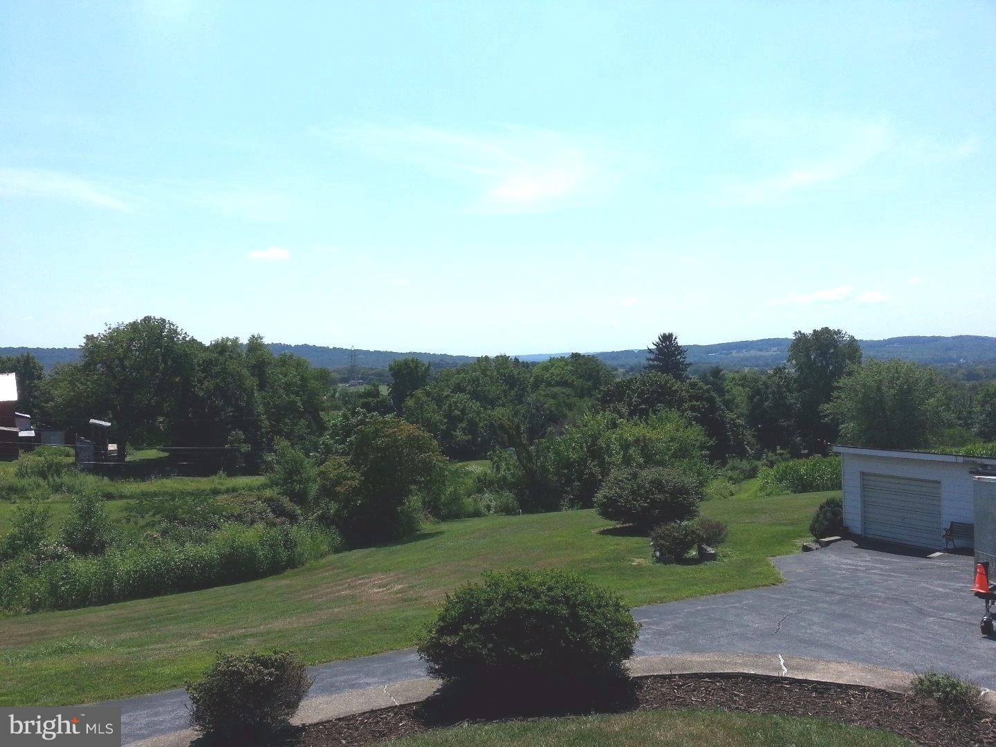 7644 Corning Road Zionsville, PA 18092 - Photo 9 of 20 Gallery Image 9