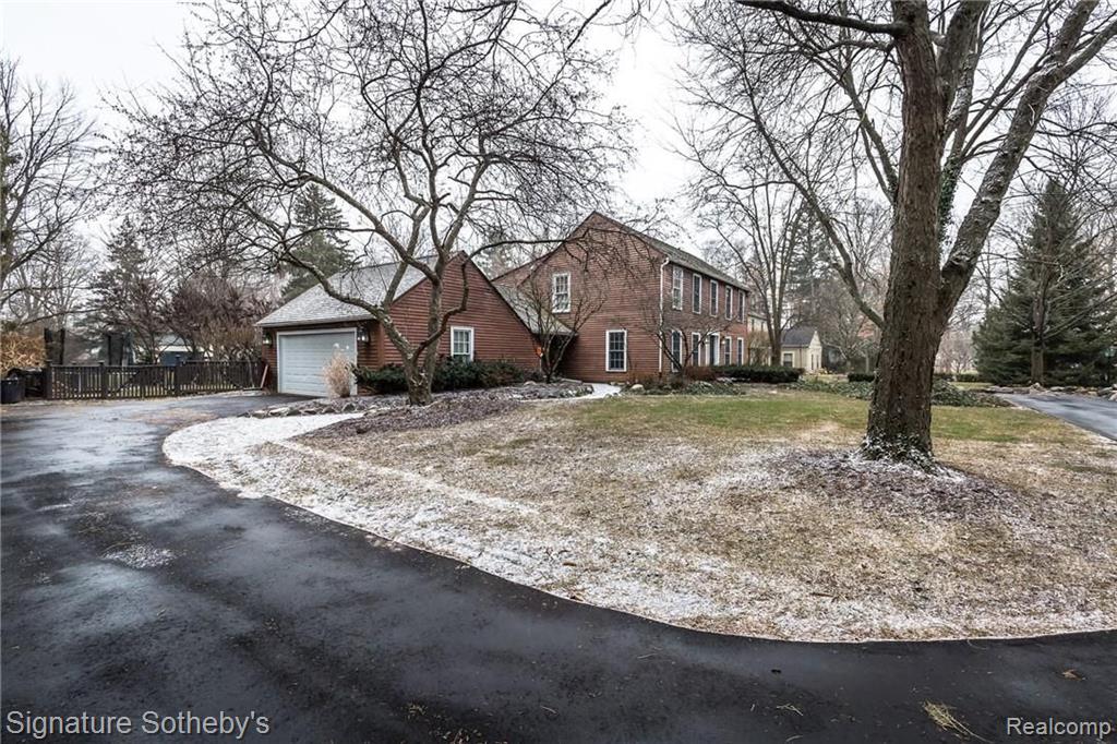 32370 Lahser Road Beverly Hills, MI 48025 - Photo 2 of 42