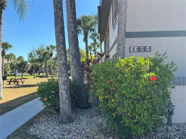 $109,900 | 19505 Quesada Avenue, Unit EE201, Port Charlotte, FL 33948