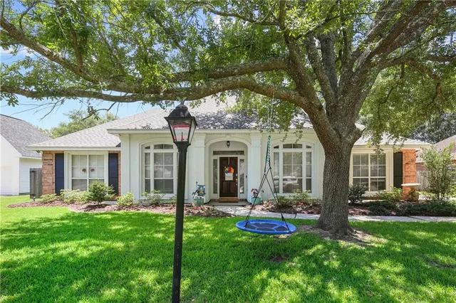 $420,000 | 751 Rue Marseille, Mandeville, LA 70471