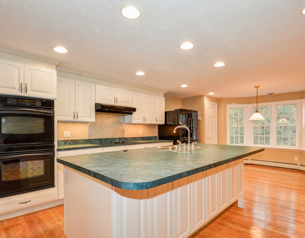 7 Beverly Road Bedford, MA 01730 - Photo 8 of 19 Gallery Image 8