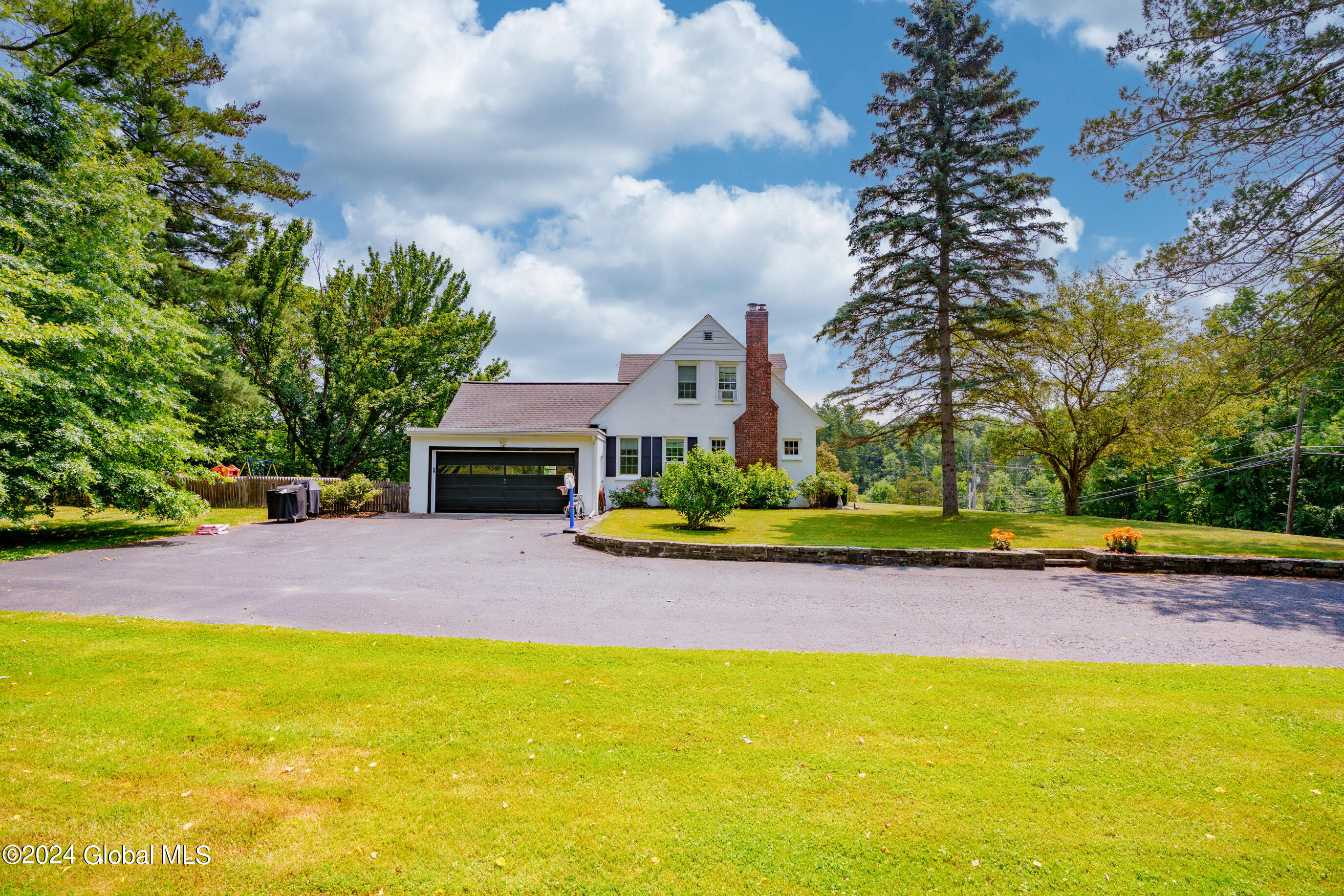 11 Beaver Dam Road Bethlehem, NY 12158 - Photo 9 of 70 011-11-Beaver-Dam-Rd