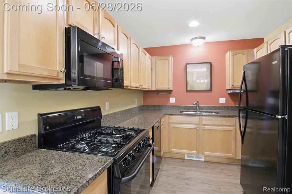1091 Beaver Run Troy, MI 48083 - Photo 8 of 28