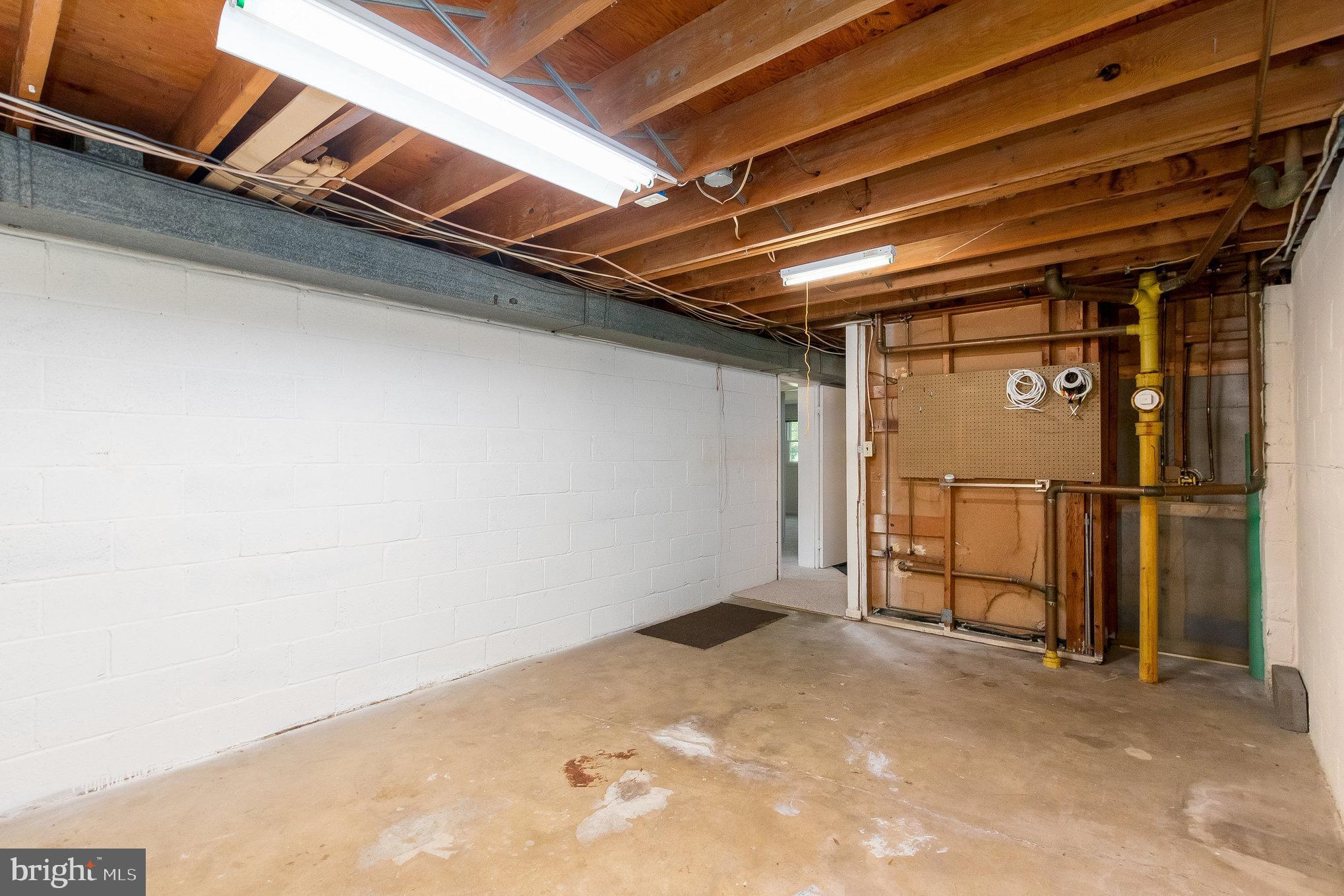 6307 Greeley Boulevard Springfield, VA 22152 - Photo 28 of 31