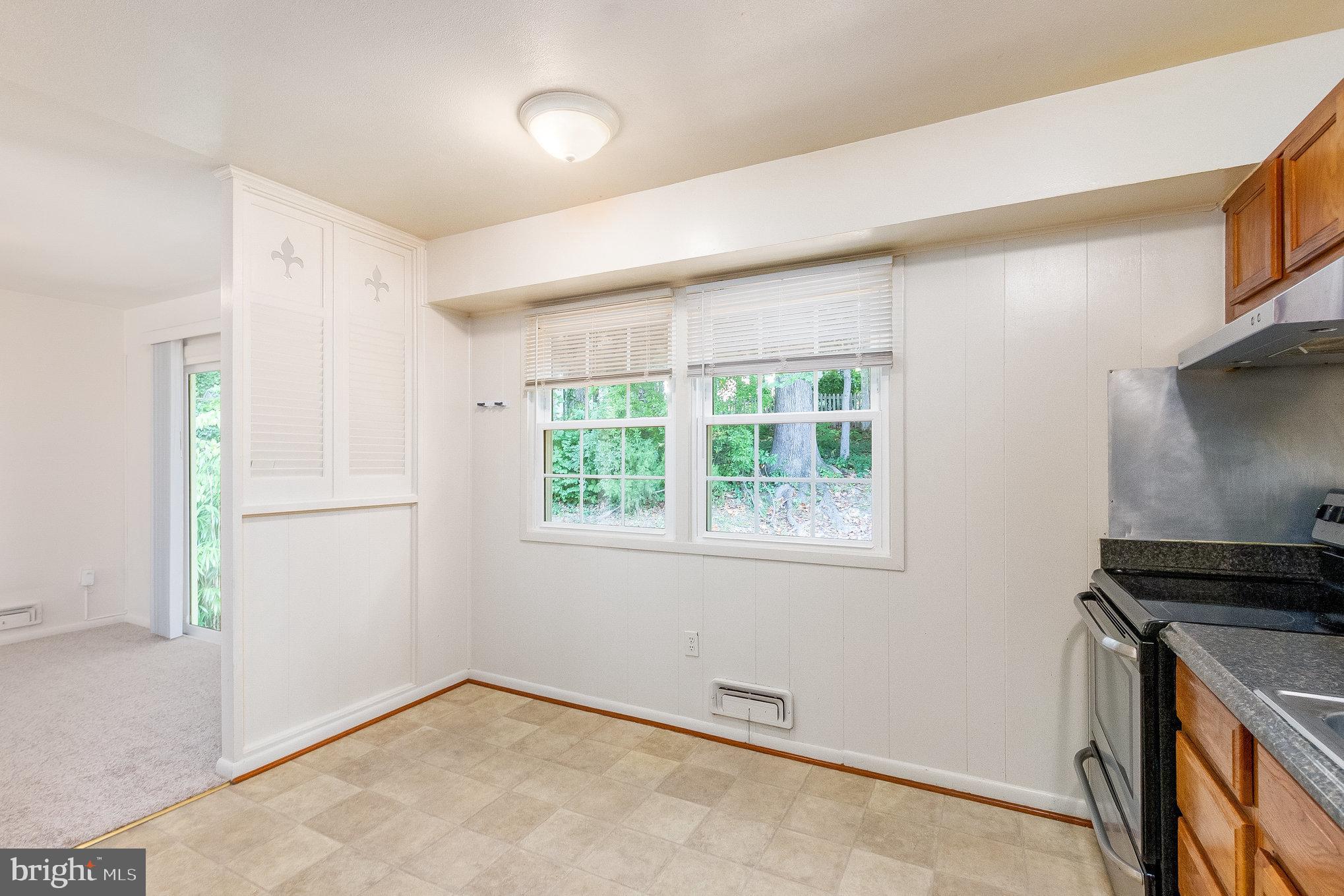 6307 Greeley Boulevard Springfield, VA 22152 - Photo 9 of 31