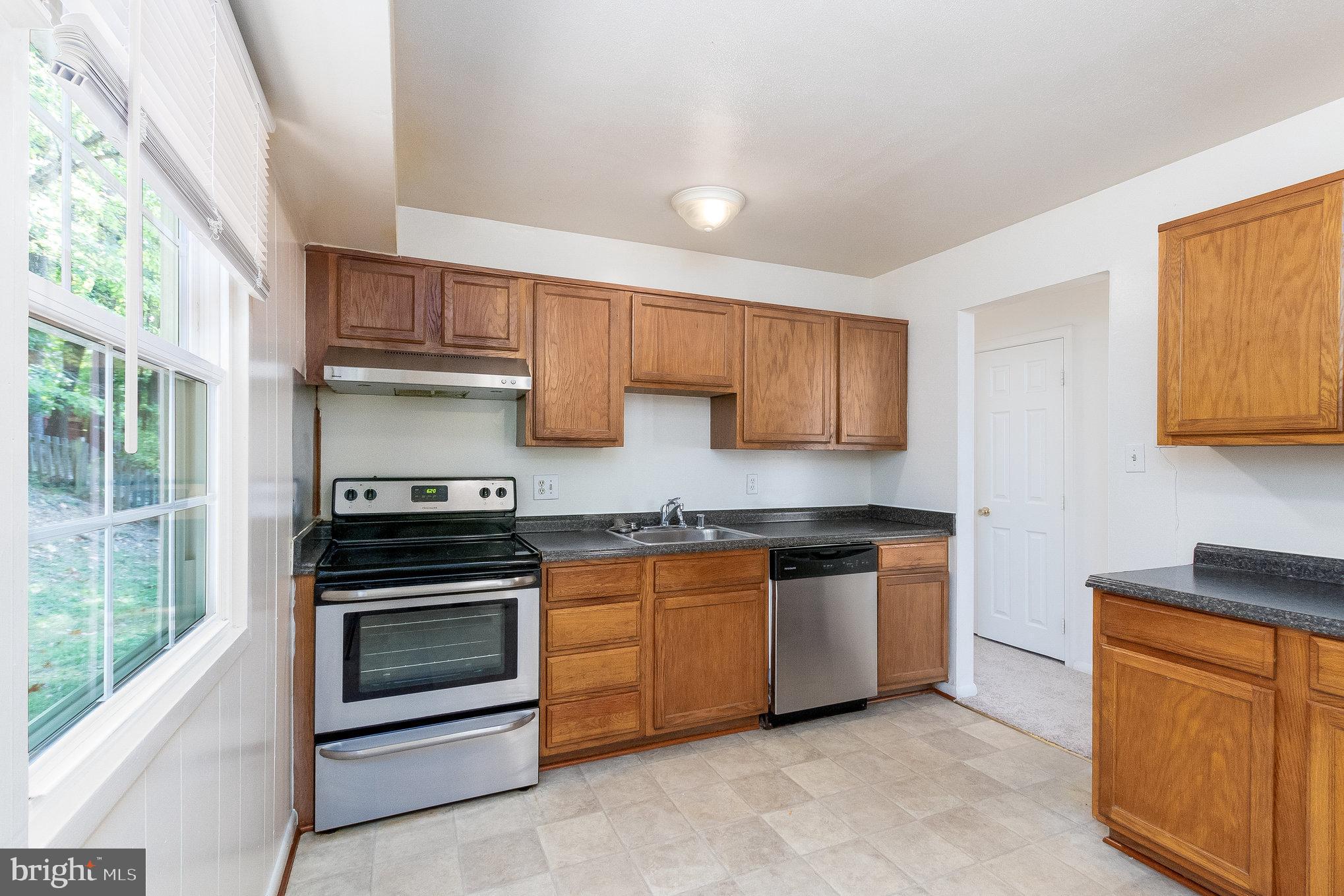 6307 Greeley Boulevard Springfield, VA 22152 - Photo 10 of 31