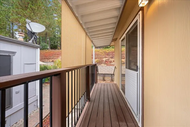 a view of entryway with a front door