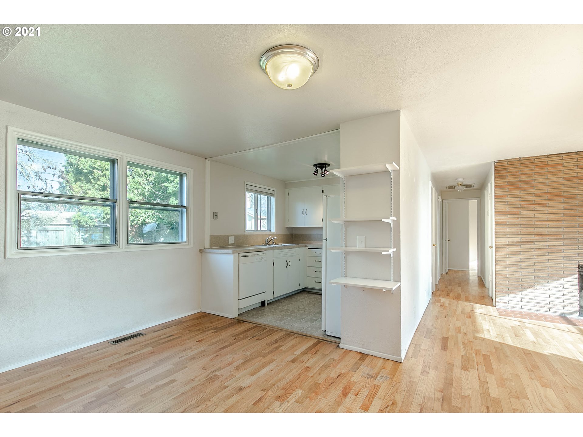 1242 Olympic Street Springfield, OR 97477 - Photo 13 of 32