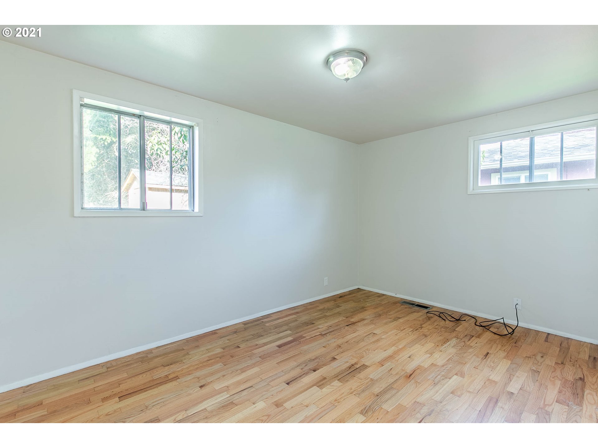 1242 Olympic Street Springfield, OR 97477 - Photo 23 of 32