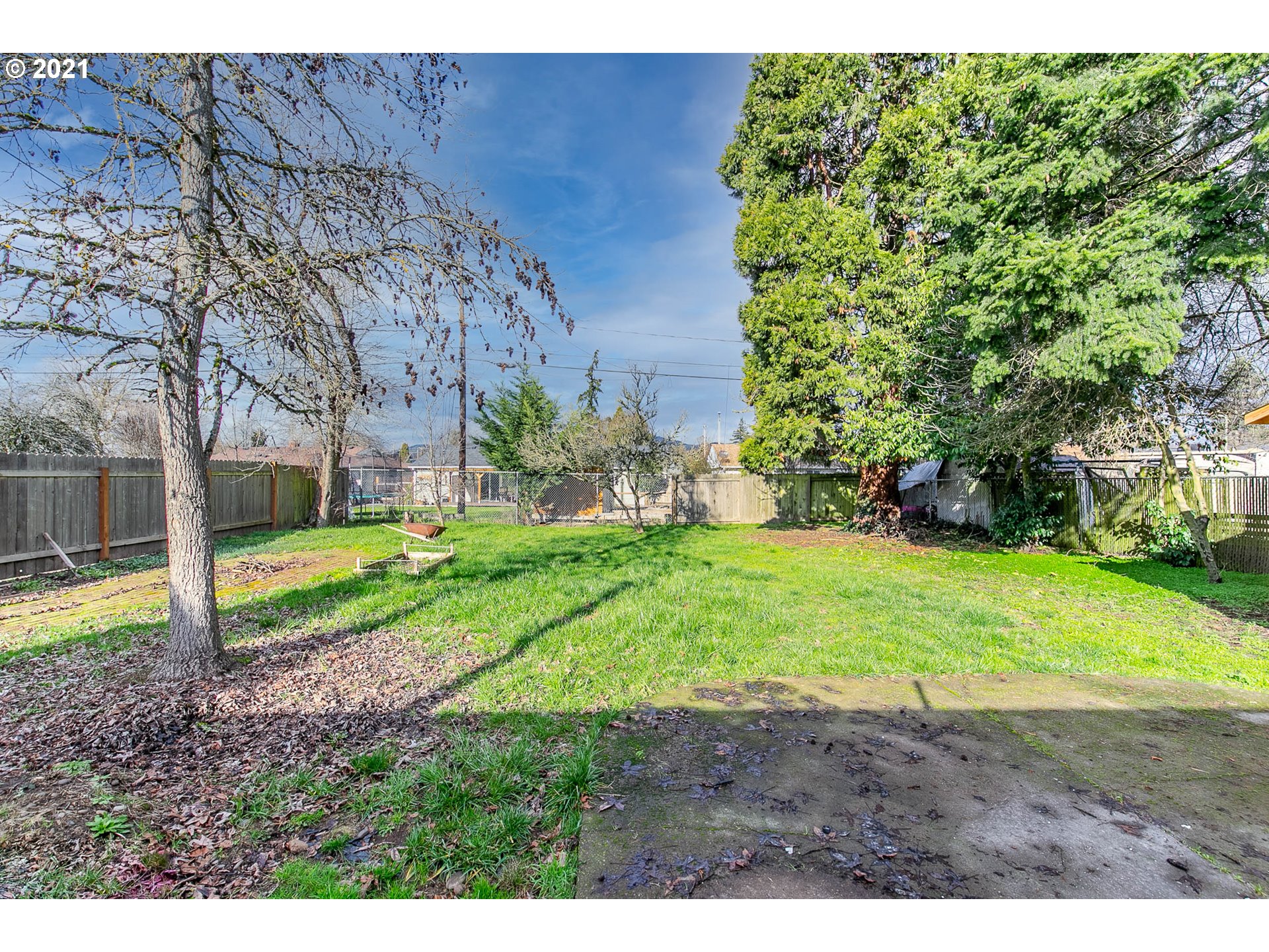 1242 Olympic Street Springfield, OR 97477 - Photo 29 of 32