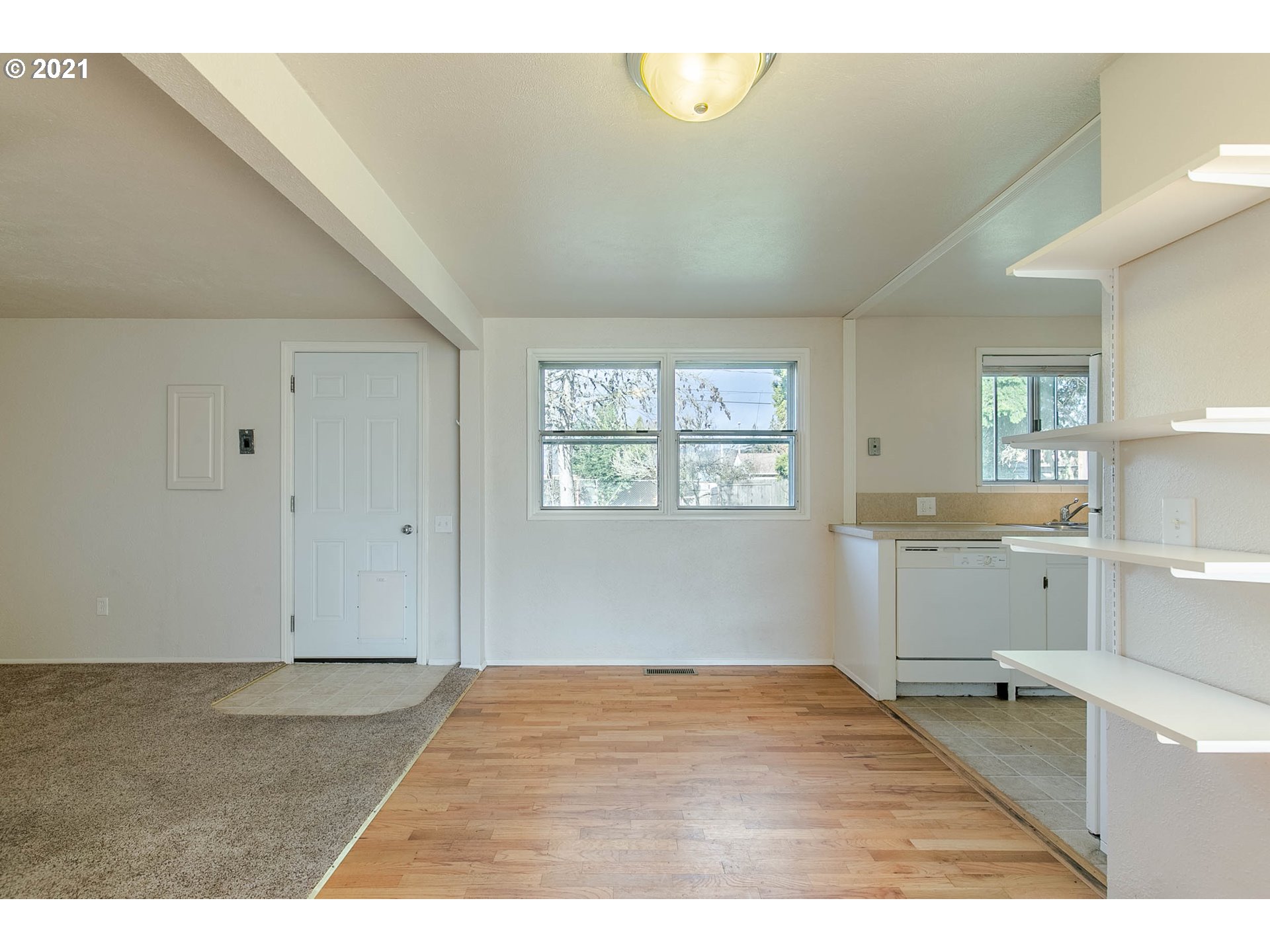 1242 Olympic Street Springfield, OR 97477 - Photo 9 of 32