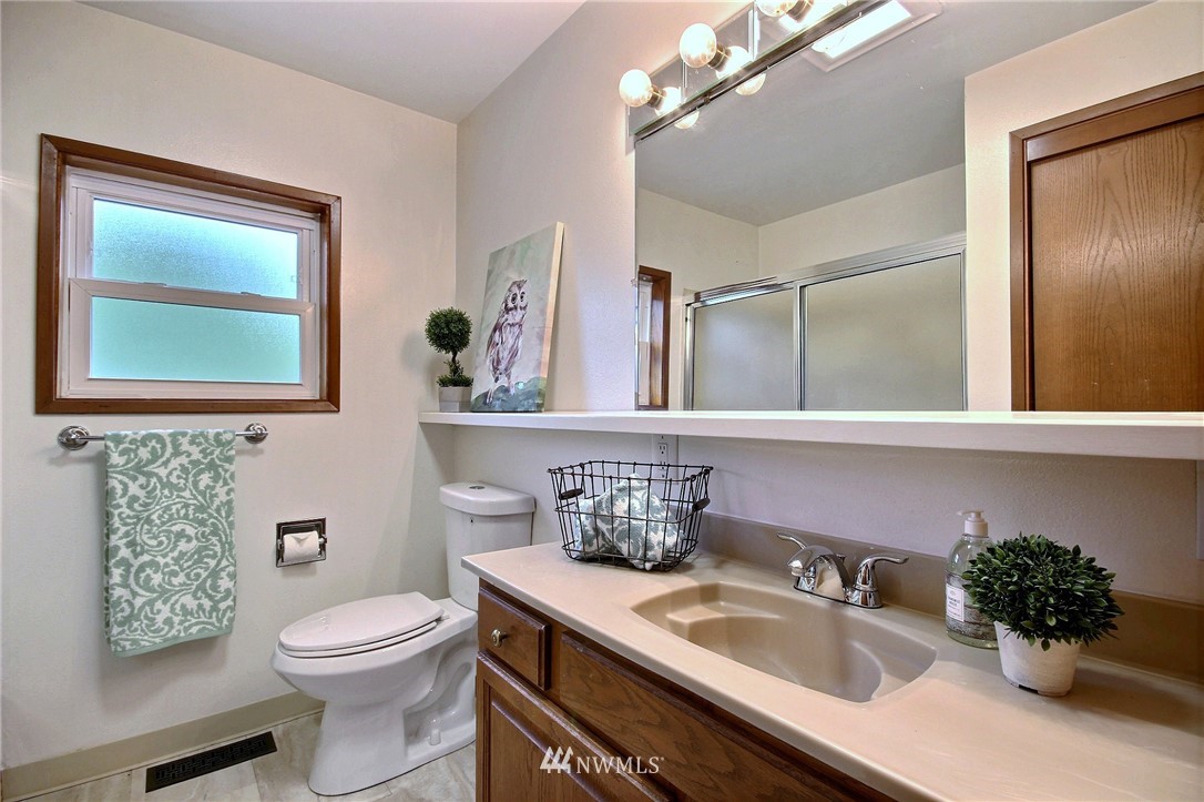 2802 228th Street Southeast Bothell, WA 98021 - Photo 11 of 23