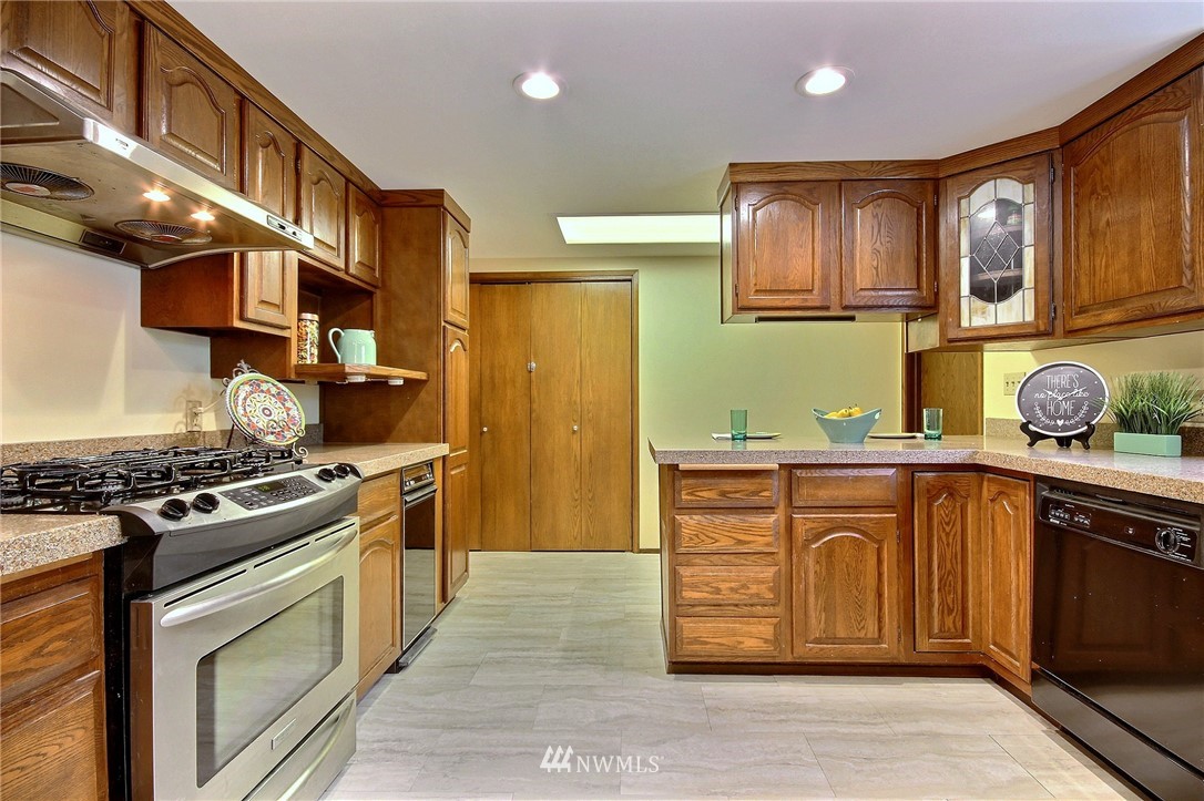 2802 228th Street Southeast Bothell, WA 98021 - Photo 7 of 23