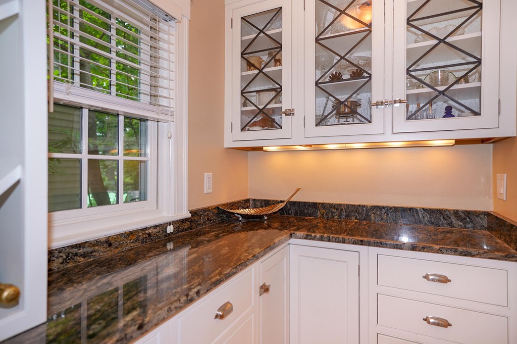 69 Dickerman Road Newton, MA 02461 - Photo 13 of 30 Gallery Image 13