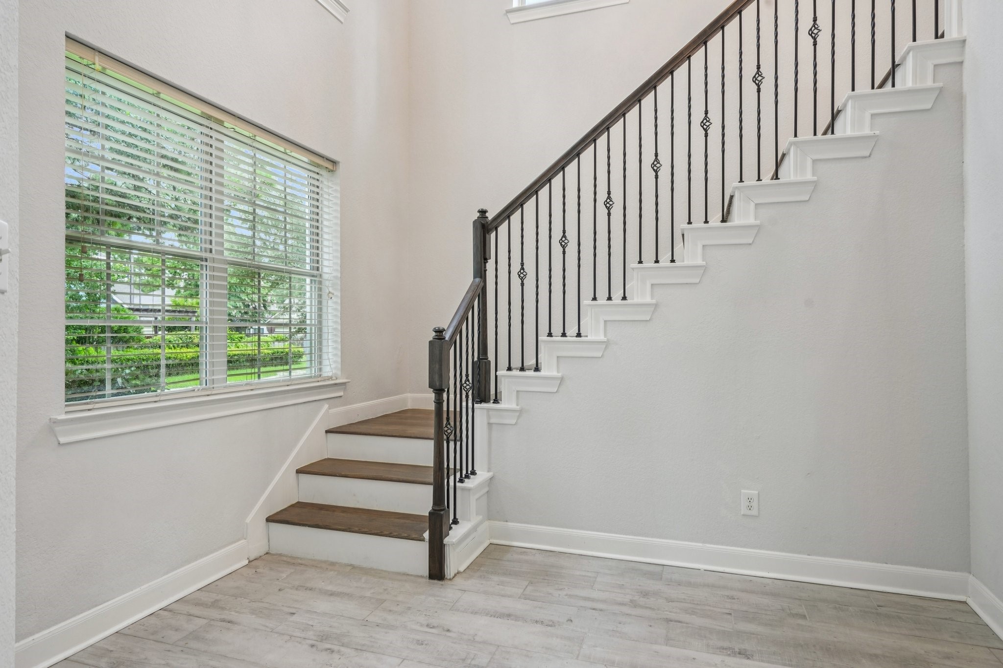 90 Panterra Way Spring, TX 77382 - Photo 17 of 43 a view of entryway with stairs