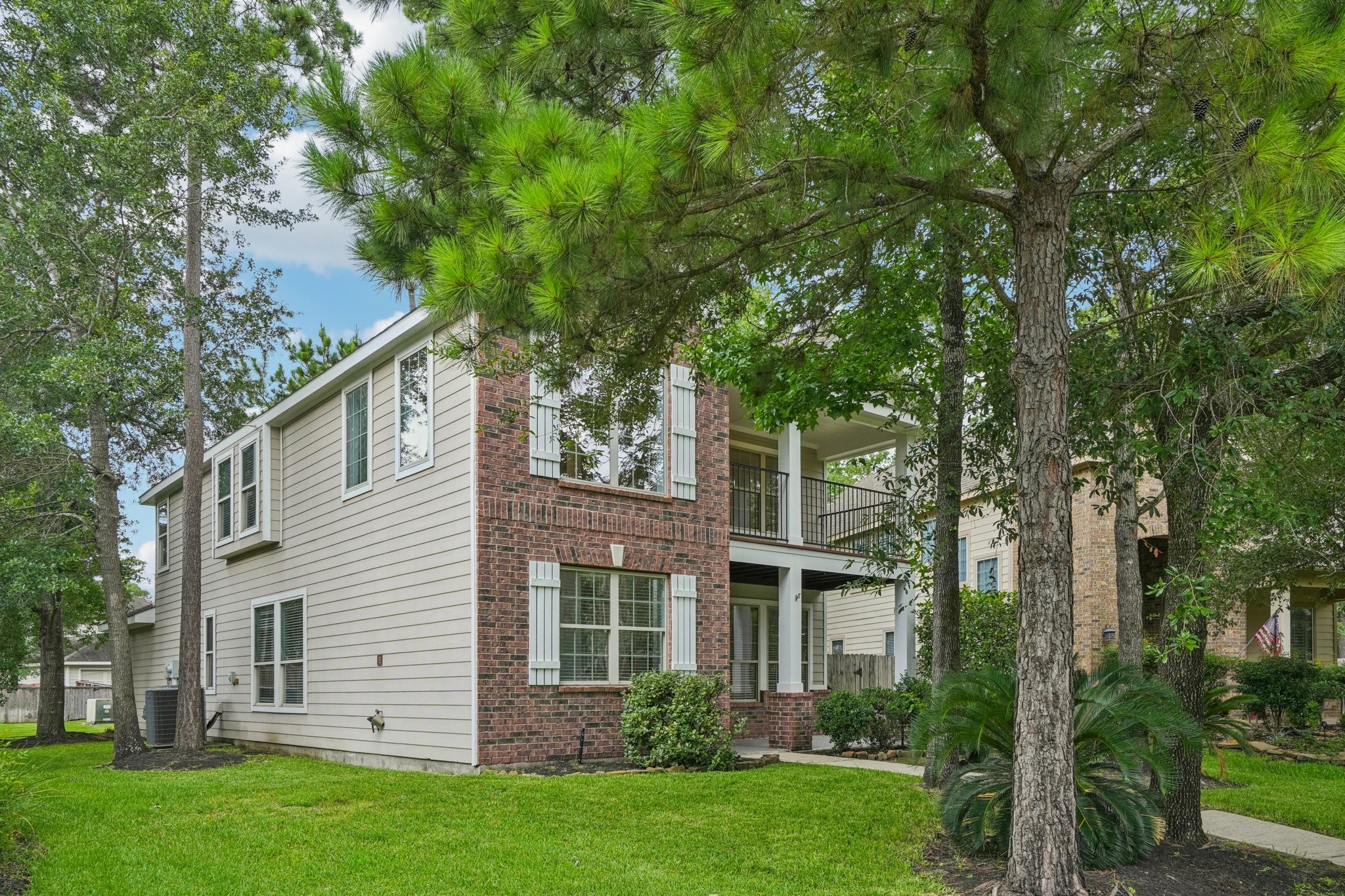 90 Panterra Way Spring, TX 77382 - Photo 4 of 43 a view of a house with a backyard