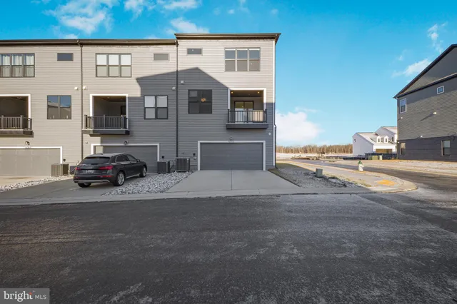 $729,000 | 16013 Hyde Park Place, Bowie, MD 20716