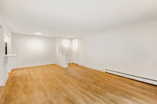 $2,500 | 785 Pershing Avenue, Unit 1B, Glen Ellyn, IL 60137
