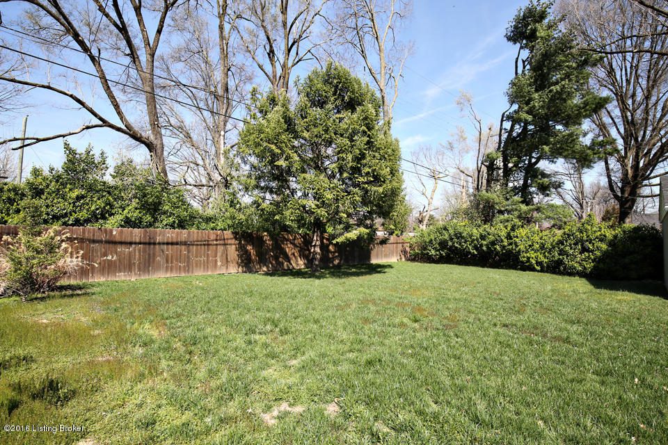 4533 Fox Run Road Louisville, KY 40207 - Photo 25 of 41 Nice lawn, Level, Fully Fenced