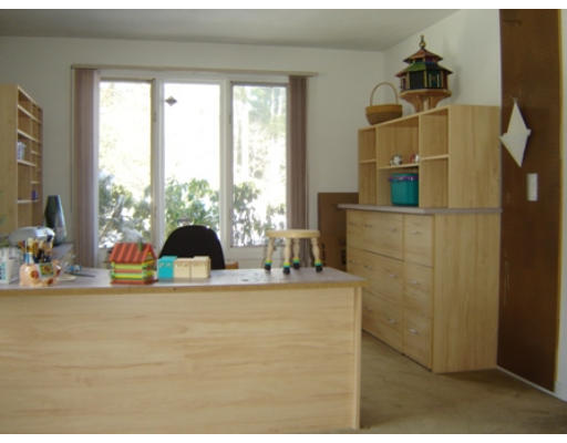 52 Eliot Hill Road Natick, MA 01760 - Photo 23 of 28 a room with table and window