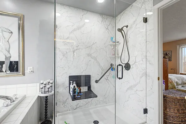 $450,000 | 19 Walnut Hill Drive, Galena, IL 61036