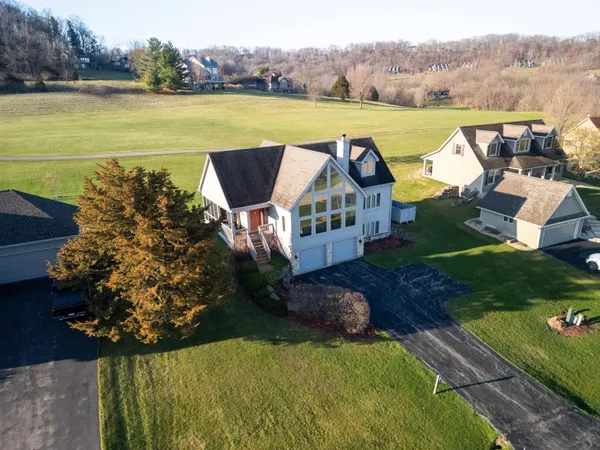 $450,000 | 19 Walnut Hill Drive, Galena, IL 61036