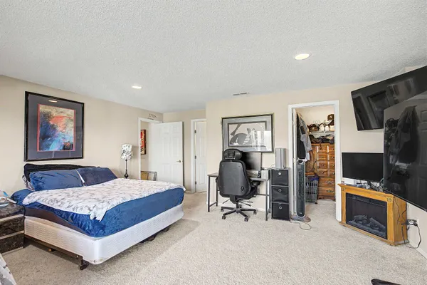 $450,000 | 19 Walnut Hill Drive, Galena, IL 61036