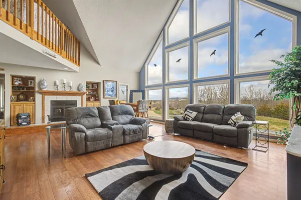 $450,000 | 19 Walnut Hill Drive, Galena, IL 61036