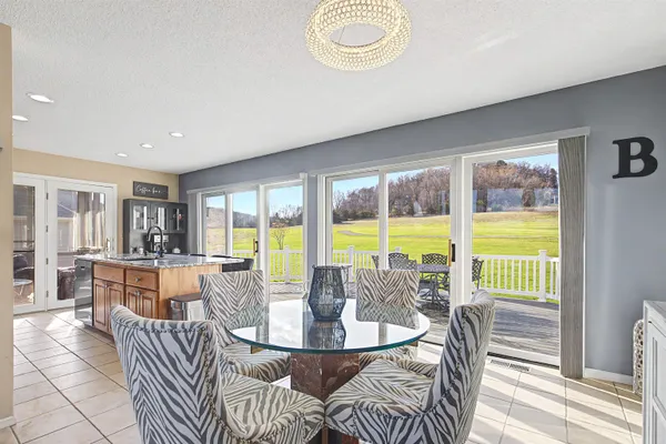 $450,000 | 19 Walnut Hill Drive, Galena, IL 61036