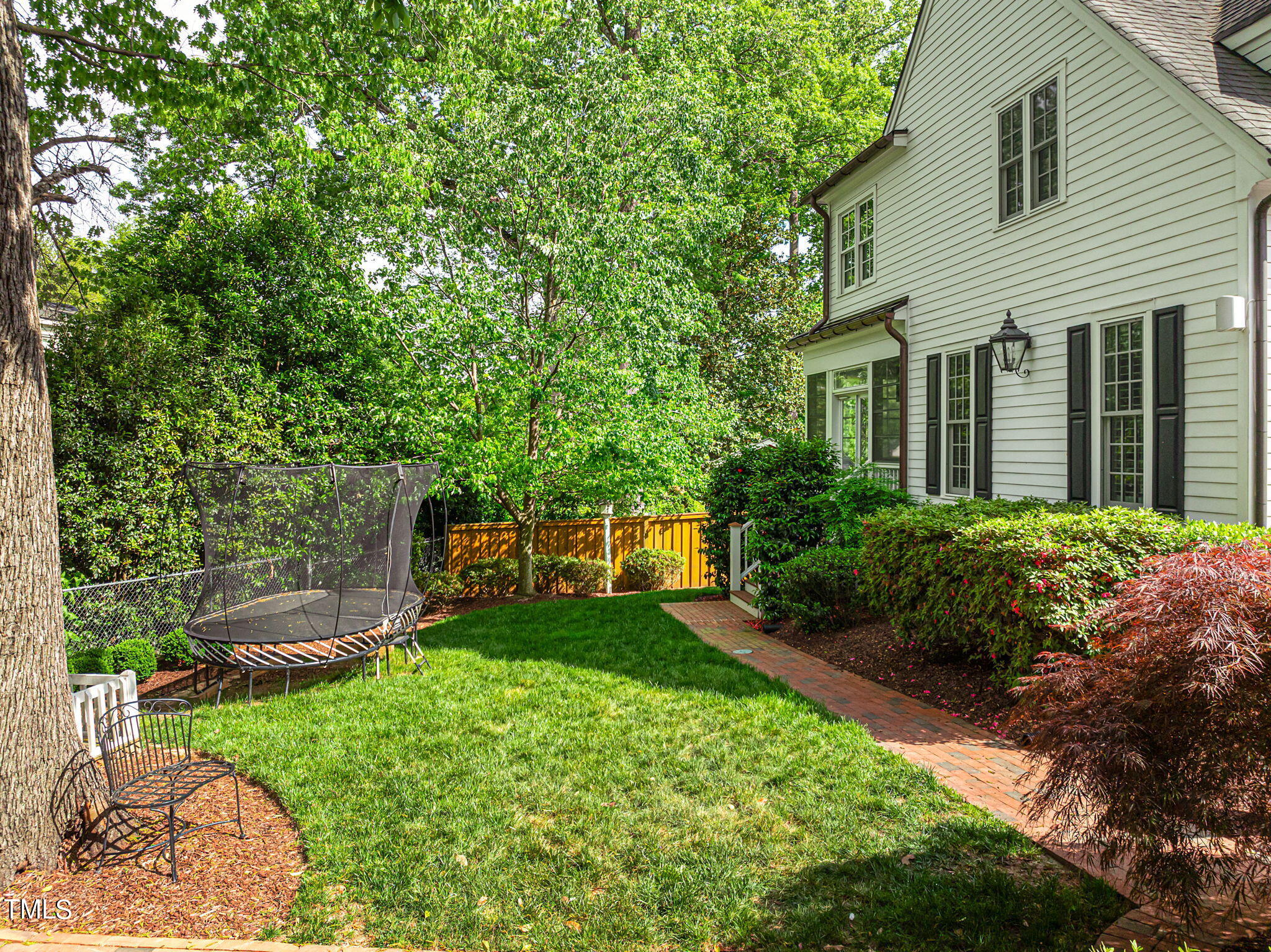2335 Hales Road Raleigh, NC 27608 - Photo 6 of 65 82-web-or-mls-DJI_0678