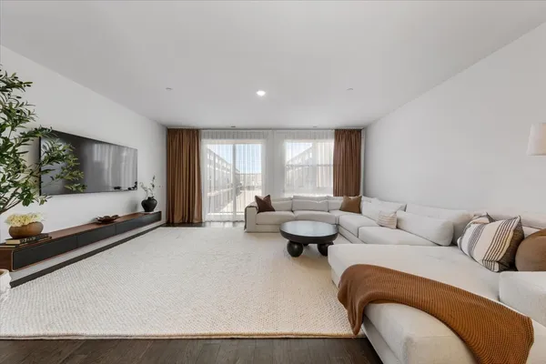 $3,700 | 2217 Venture Drive, Unit 2217, Schaumburg, IL 60173