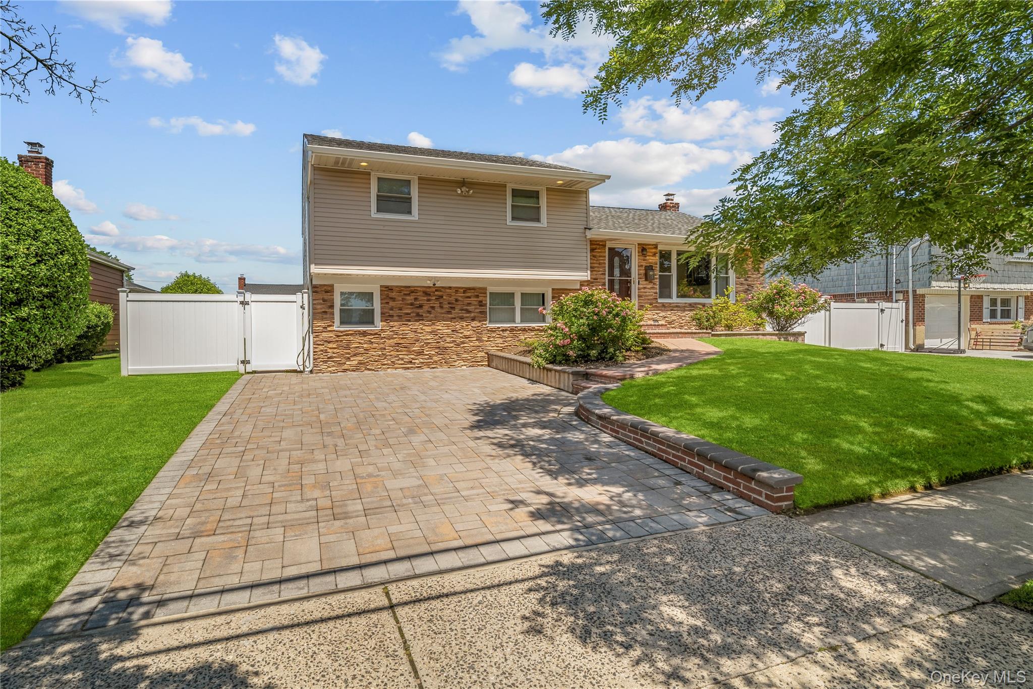 16 Cumberland Road Jericho, NY 11753 - Photo 42 of 44