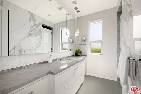 $3,995,000 | 8901 Dorrington Avenue, West Hollywood, CA 90048