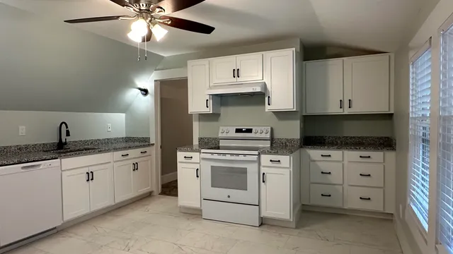 $2,000 | 30 High Street, Unit 2, Goffstown, NH 03045