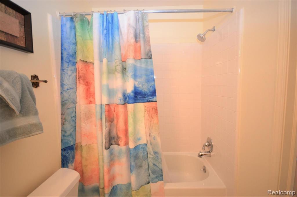 35444 Fredericksburg Road Farmington Hills, MI 48331 - Photo 40 of 52