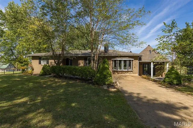 $580,000 | 13423 Roth Road, Bonne Terre, MO 63628