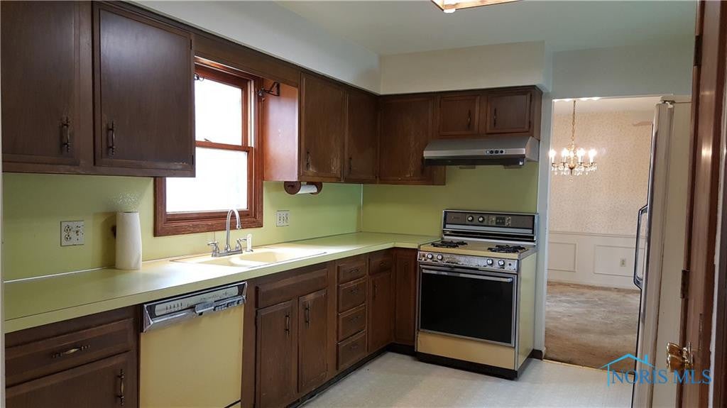 4520 Brookhurst Road Toledo, OH 43623 - Photo 5 of 36 Gallery Image 5