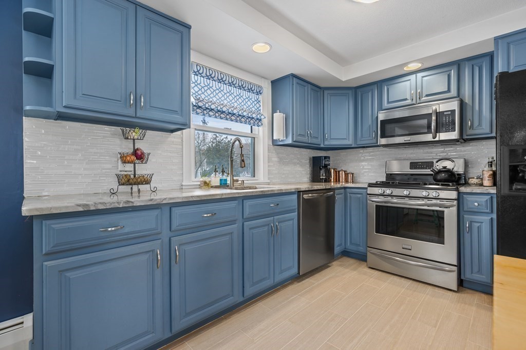 10 Sumner Street Hull, MA 02045 - Photo 8 of 23 Gallery Image 8