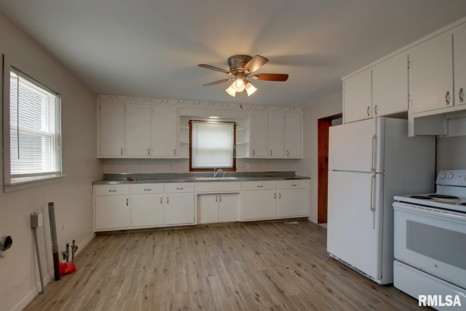 2266 Chestnut Street Quincy, IL 62301 - Photo 2 of 8