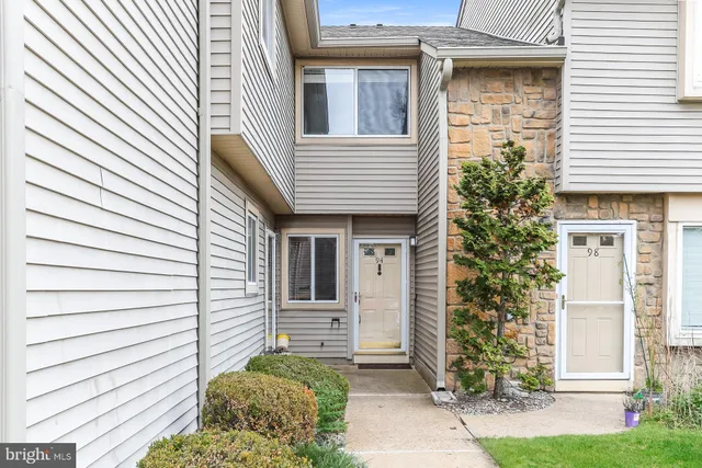 $2,495 | 94 Teal Court, Hightstown, NJ 08520