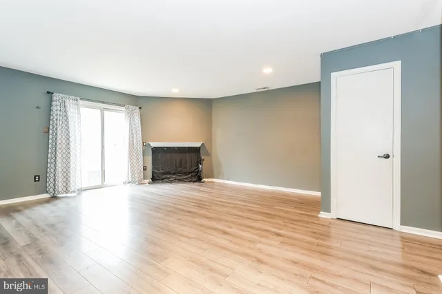 $2,495 | 94 Teal Court, Hightstown, NJ 08520