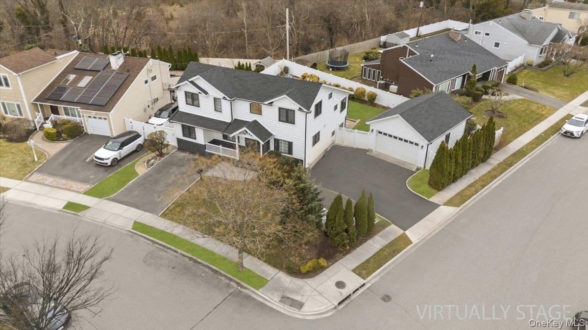 2 Elf Road Syosset, NY 11791 - Photo 28 of 32