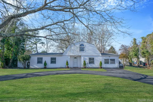 $599,000 | 20 Matsunaye Drive, Medford, NY 11763