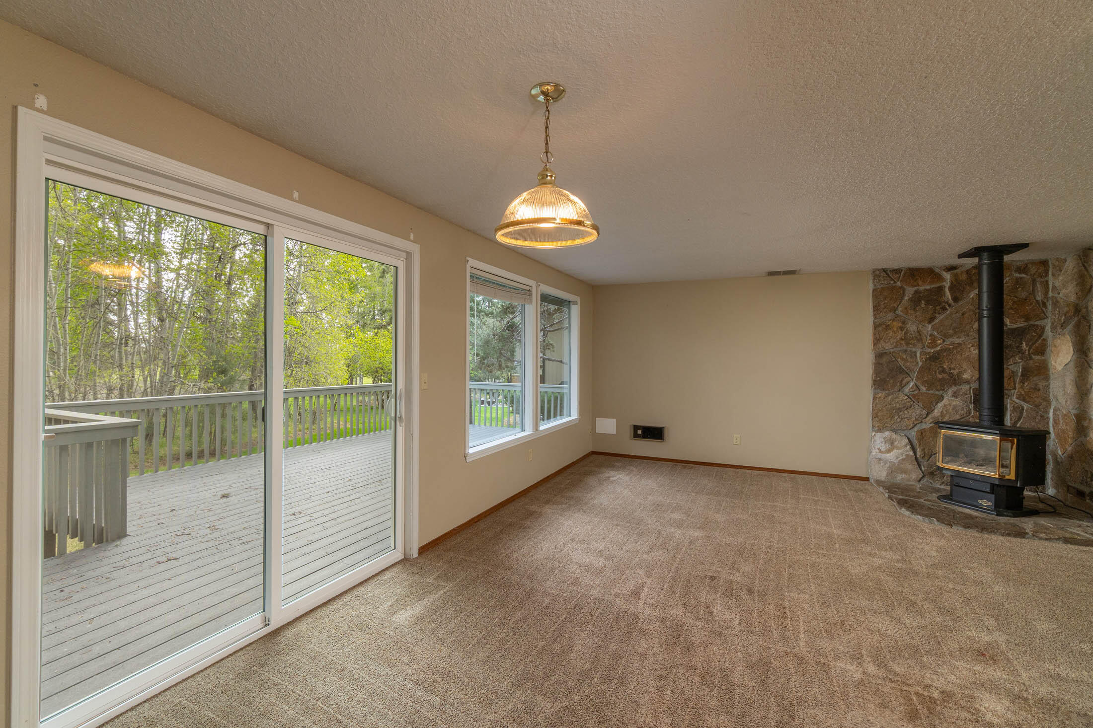 20316 Donkey Sled Road Bend, OR 97702 - Photo 9 of 50 a view of a room with gym equipment